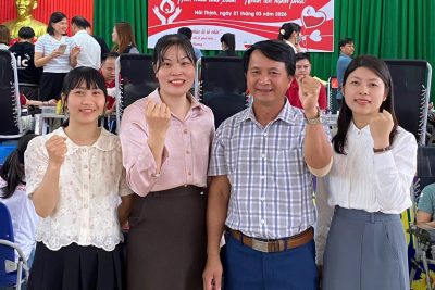 THẦY CÔ TRƯỜNG TIỂU HỌC HẢI PHÚ LAN TỎA YÊU THƯƠNG QUA NGHĨA CỬ HIẾN MÁU NHÂN ĐẠO